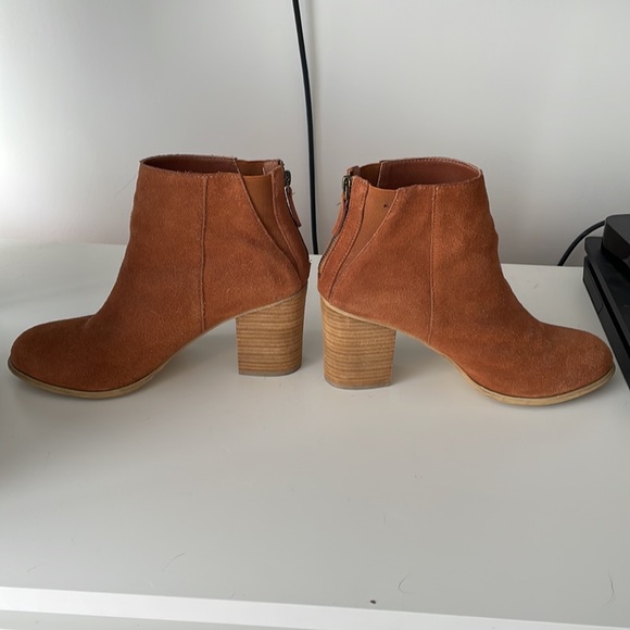 Suede ankle boots - Picture 7 of 8